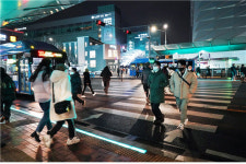 [동네방네]동대문구, 관내 11곳에 LED바닥형 보행신호등 설치