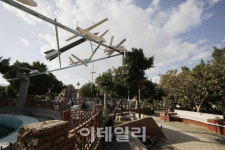 사우디 동맹군, 예멘 수도 공습...최소 14명 사망