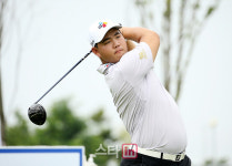 국내는 좁아 김주형, 아시안투어 상금왕에 성큼..싱가포르오픈 3위