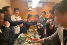 국힘, 방역수칙 어기고 술판…정청래 술꾼 정권인가