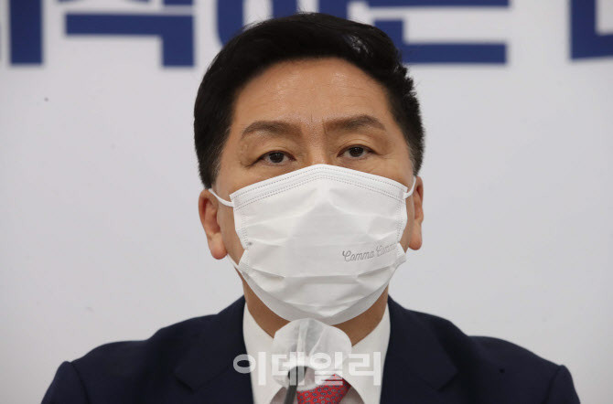 권성동·박찬대, 원내대표 퇴임 선언 소회 열어