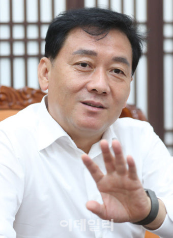 민주당, 강원지사 후보에 이광재 의원 전략공천