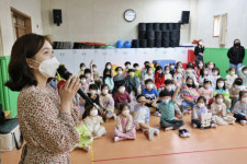 급식우유 빨대 없애주세요 유치원생들 편지에 화답한 롯데푸드