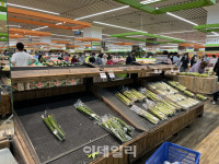중국마트;원창무역 | [르포]'텅 빈 마트 매대'…베이징 봉쇄 공포에 사재기 대란