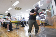 [포토]이제 가림판 치울게요