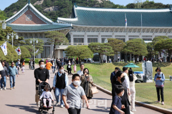한국 대통령 후보들, 청와대 개방 논란에 입장 차이 고조