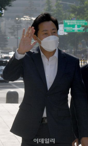 [포토]서울시청 출근하는 오세훈 시장