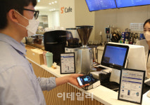 아이폰으로도 모바일 결제한다…신한카드, 터치결제M 시범 서비스