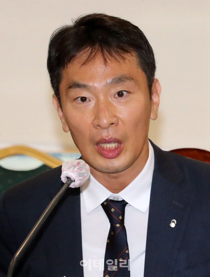 이복현 원장, 중대한 금융사고 책임 강조…삼부토건 주가조작 의혹 조사 endIndex