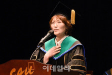 ‘약사 유튜버’ 진정주씨, 모교 중앙대서 명예박사