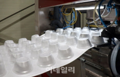 휴비스 ‘에코펫’, 생긴건 스티로폼 같아도 전자레인지도 ‘OK’