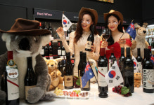 [포토] 세븐일레븐 7월 호주 쉬라즈 와인 기획