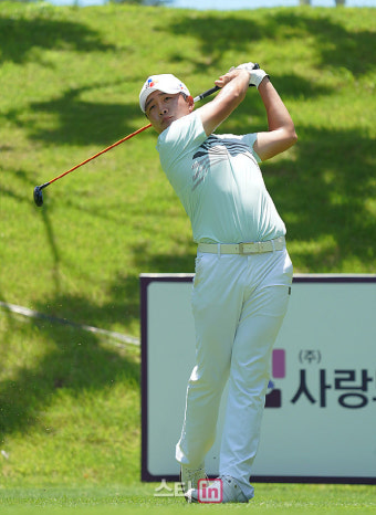 [포토] 김민규 '한국오픈 사나이의 티샷'