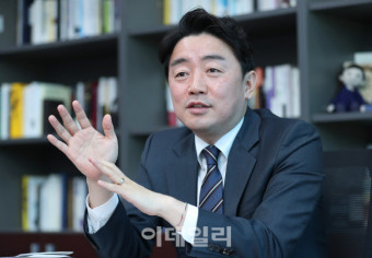 강훈식 "이재명만으론 안 돼…대선 주자 7명 키운다"[전대 릴레이 인터뷰]