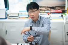 아이씨에이치 박막·점착 기술로 전자제품부터 전기차까지 공략