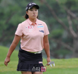 [포토]김해림 버디 아쉽네