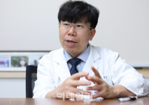 김남중 이사장 “코로나19 또 걸릴 수 있다…문제는 중증도”