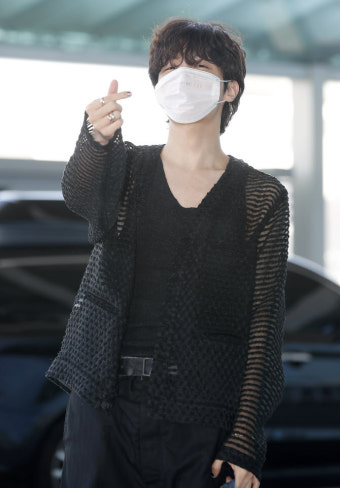 제이홉, 美 음악 페스티벌 '롤라팔루자' 참석 위해 출국