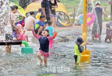 [포토] 금천 퐁당퐁당 어린이물놀이장 개장