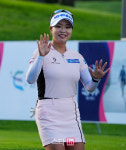 [포토]김리안 제주 아침 밝히는 두손 인사