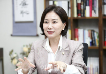 與수석대변인 물러나는 허은아 