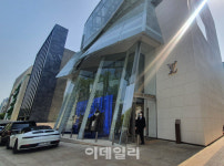 루이비통광주신세계유 | [주간명품]경기 불황에도 럭셔리 브랜드는 훨훨 난다