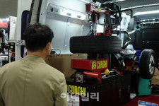 [포토]집에서 타이어 교체 받아보세요!