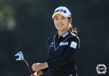 버디 10개 잡은 김수지, 시즌 첫 우승 도전…김효주는 공동 4위