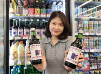 소주병에 와인…CU, 와인 혼술족 겨냥 와인반병 선봬