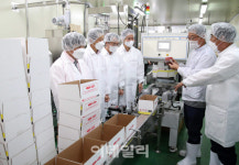 [포토] 한국농협김치 생산시설 관람
