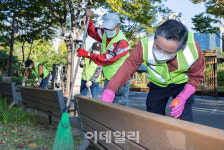 [포토] 환경정비로 취임 100일 시작한 최호권 영등포구청장