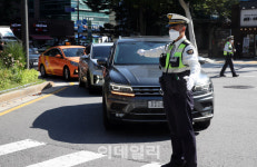[포토] 교차로 횡단보도 오늘부터 단속한다