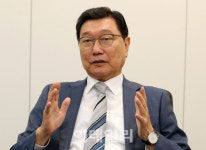 정덕구 안보·경제 시계제로, 정치 바로서야 위기 넘어설 수 있다 [송길호의 파워인터뷰]