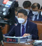 에디슨모터스 특혜·불법예산 집행…중진공 뭇매[2022국감]