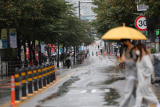 서울 유일 대중교통전용지구 사라지나…신촌 연세로 해제 본격 착수