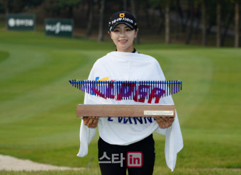 이가영, 세계 랭킹 48계단 상승…롯데 오픈 우승으로 103위 등극