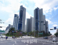 3년 전 분양가에…송파시그니처 롯데캐슬 `줍줍` 3만명 몰려