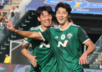 '조규성 멀티골' 전북, 서울 꺾고 FA컵 5번째 우승...역대 최다 타이