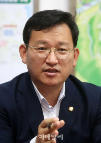 김형동 