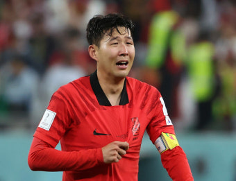 ‘이번엔 기쁨의 눈물’ 손흥민 “이 순간 많이 기다렸다…선수들 자랑스러워”