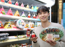 GS25, 줄 서는 분식집 도산분식과 삼각김밥·비빔면세트 선봬