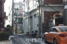 [포토] 을씨년스러운 대중목욕탕 골목길