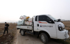 가축 전염병 확산에 설 물가 오를라…전국 가금·돼지농장 집중 소독