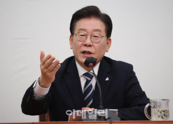 [포토]이재명 대표, '법치의 탈을 쓴 사법 사냥이 일상...폭력의 시대'