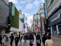 네이처리퍼블릭스퀘어원점 | [르포]관광 1번지 명동 상권 재오픈 '속속'…봄바람 기대
