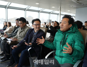 오세훈, 한강 '수상버스' 도입 검토… 