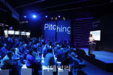 나흘간 경제효과 4200억… MWC 같은 메가 컨벤션 탄생할까
