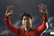 손흥민, 한국 A매치 프리킥 최다 골 달성... 5골로 하석주 제쳐