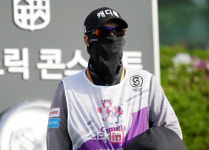 [포토]장민규 첫 홀 코스를 파악한다