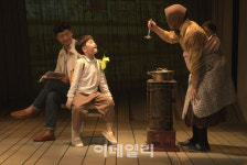 극단 백수광부 연극 서교동에서 죽다, 4개 지역 찾는다